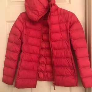 Uniqlo lightweight puffer pink jacket girl 9-10